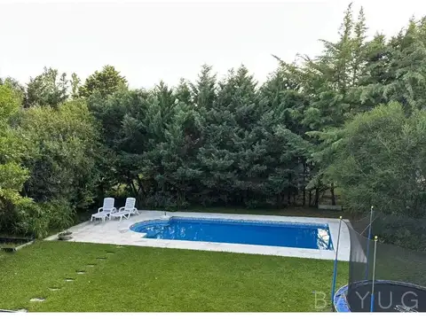 Casa 6 ambientes con 3 baños