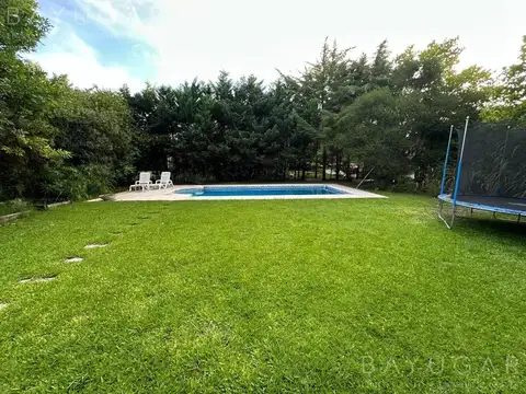 Casa en Venta con 2 cocheras