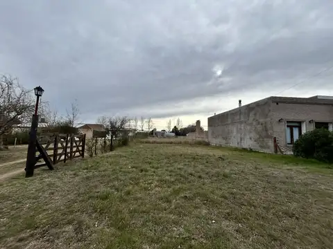Terreno sobre Rondeau entre Victoria y 9 de Julio