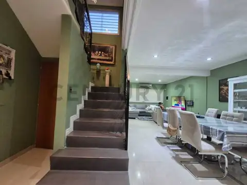 CASA EN VENTA EN ADROGUE