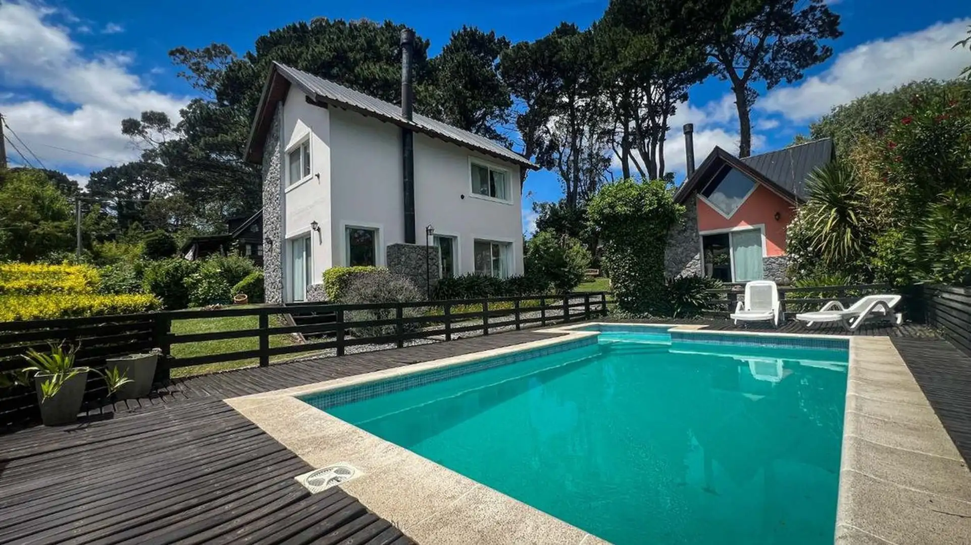 Casa 3 amb, 600m² con pileta y cochera — Sierra De Los Padres