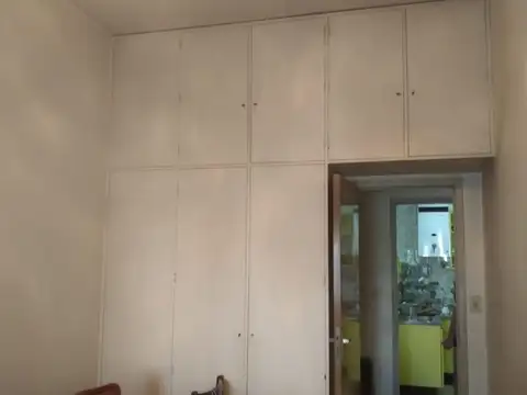 CASA CON LOCAL EN ESQUINA (ESTRUCTURA PARA 2 DO PISO)