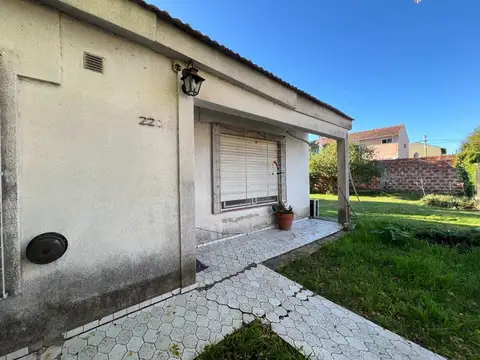 CASA 4 AMBIENTES VENTA MINISTRO RIVADAVIA MAS LOTE