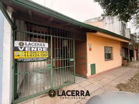 Venta de casa 5 ambientes  con quincho y piscina, Carapachay APTO CREDITO