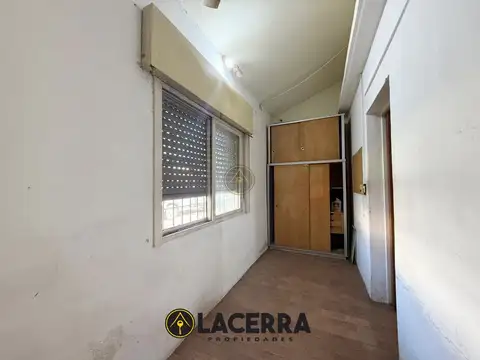 Venta de casa 5 ambientes  con quincho y piscina, Carapachay APTO CREDITO