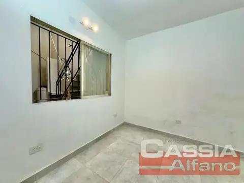 CASA TRES AMBIENTES Y MEDIO, EN PLANTA BAJA CON AMPLIO PATIO SEMICUB Y TERRAZA