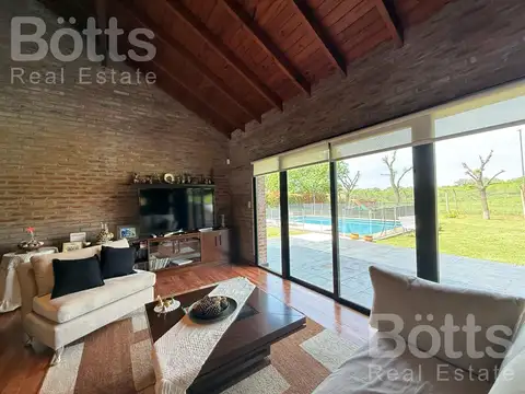 Casa en Venta en Los Puentes, USD 338.000