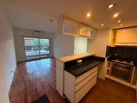 Avenida Directorio 1600, Piso 1°