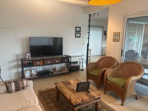 Casa 6 ambientes con 3 baños