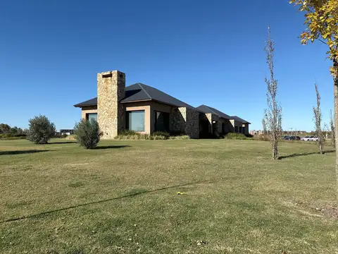 Terreno en Venta en Funes, USD 130.000