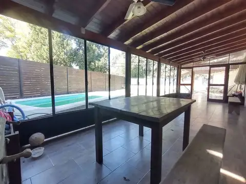 Casa 4 ambientes con 3 baños