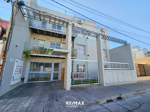 VENTA APTO CRED. DEPTO 2 DORM CON COCHERA CENTRO