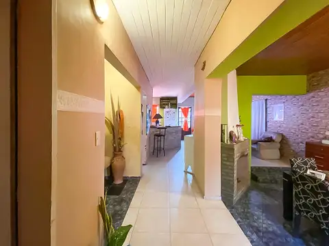 Casa en Venta con 3 cocheras