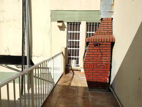 Hermoso Departamento 3 Ambientes. Balcón con Parrilla. Apto