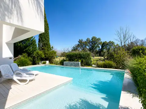CASA EN VENTA EN ABRIL