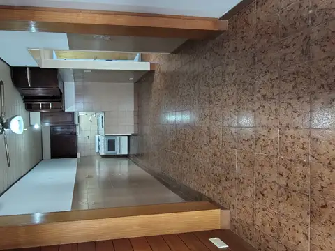 Depto Tipo Casa en Alquiler con 1 cocheras