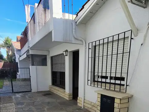 Depto Tipo Casa en Alquiler de 3 ambientes