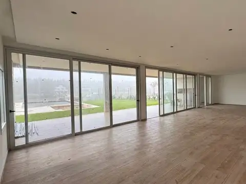Casa 6 ambientes con 3 baños
