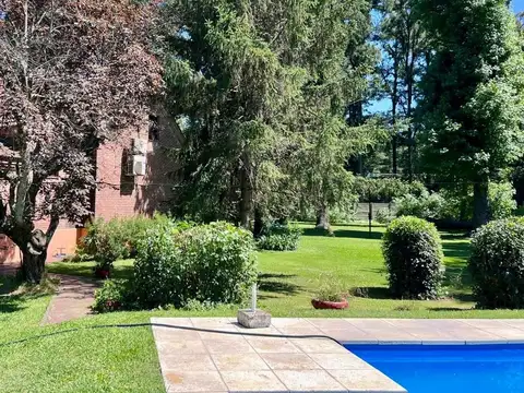 Casa Quinta en venta, Barrio Yei Pora, con 3 lotes