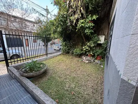 Depto Tipo Casa 4 ambientes con 2 baños