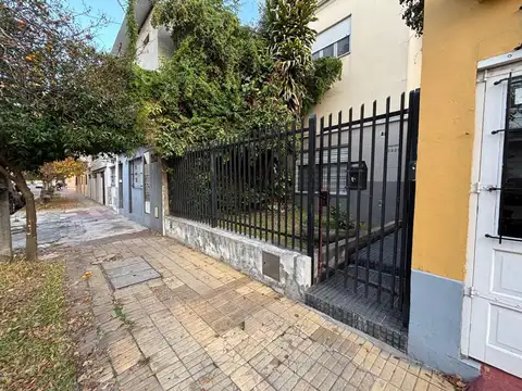 Depto Tipo Casa en Venta 44 años