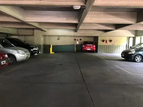 Cocheras fijas en excelente ubicación