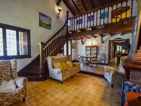 Oportunidad - En Block Casa + 2 departamentos - Los Pinares