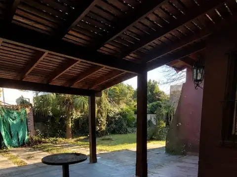 Casa en Venta - 5 Dormitorios 3 Baños - 280mts - La Plata- Manuel Gonnet.