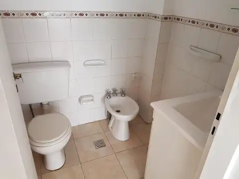 Depto Tipo Casa 4 ambientes con 2 baños