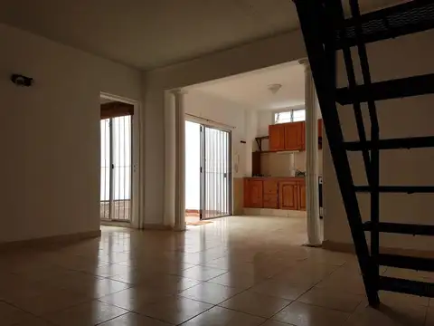 Depto Tipo Casa en Alquiler de 3 dormitorios