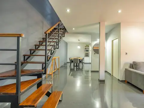 Depto Tipo Casa en Venta 5 años