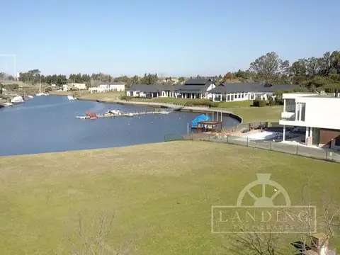 Terreno en Venta en Albanueva, USD 1.150.000