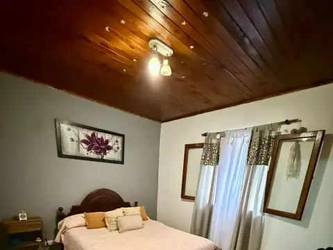 Casa 5 ambientes con 2 baños