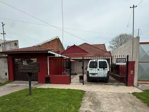 Venta en Block!Casa 3 ambientes + Dto. 2 ambientes