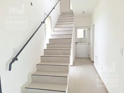 Casa en venta con salida  a la laguna, en Riberas Puertos del Lago