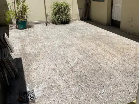 Depto Tipo Casa 3 ambientes con 2 baños