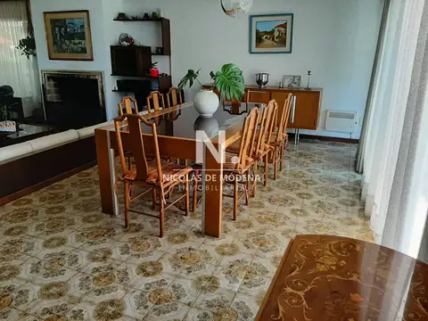 CHALET TRES DORMITORIOS , DOS BAÑOS , DORMITORIO Y BAÑO DE SERVICIO