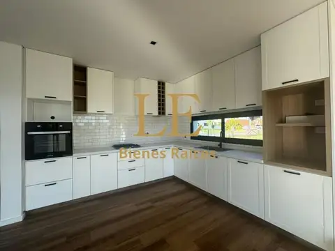 Casa en Venta al Este