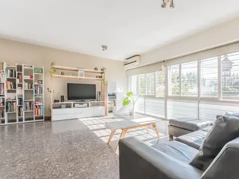 Depto Tipo Casa en Venta con 1 cocheras