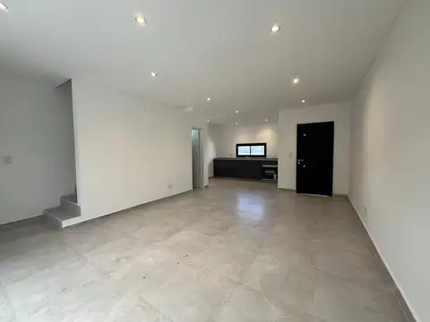 Casa 4 ambientes con 1 baño