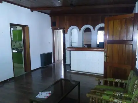Casa en Venta en Barrio Parque Field, USD 120.000