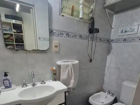 Casa 6 ambientes con 2 baños