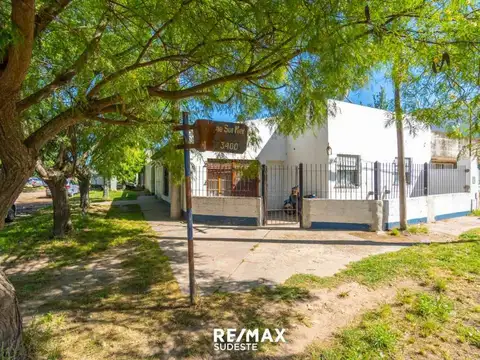 Casa en Venta con 2 cocheras