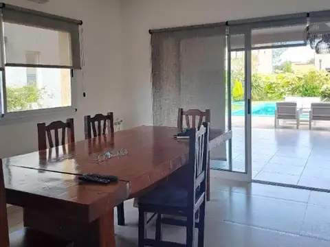 Casa 3 Dormitorios Quincho, Galeria y Pileta San Ramon
