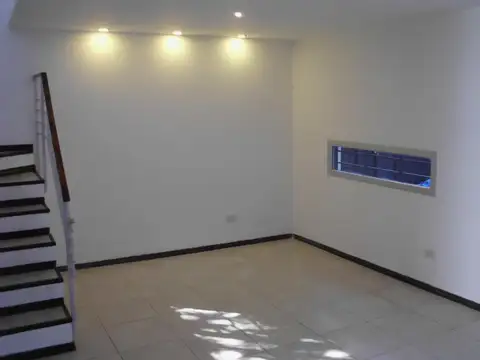 Depto Tipo Casa en Venta de 4 ambientes