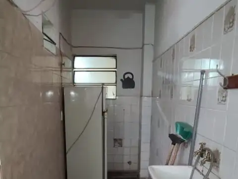 Casa 6 ambientes con 1 baño