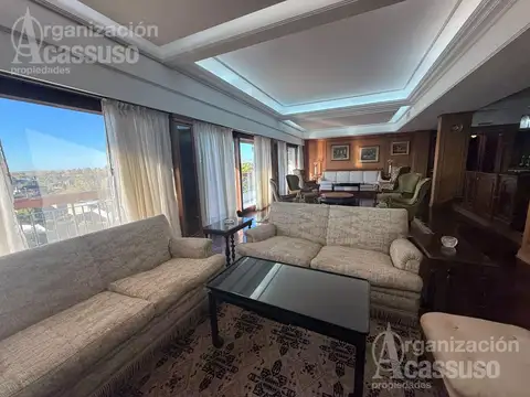 Casa en Venta con 25 cocheras