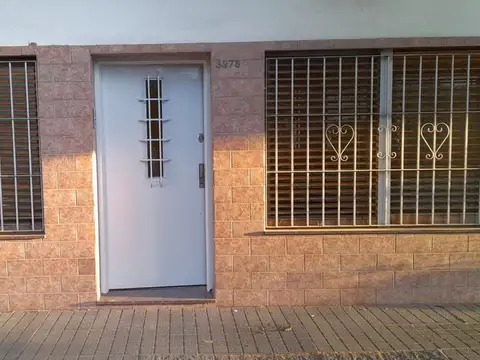 Departamento tipo casa en alquiler en Parque Avellaneda