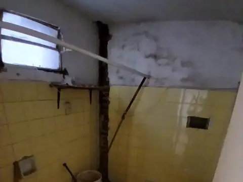 Depto Tipo Casa 4 ambientes con 2 baños