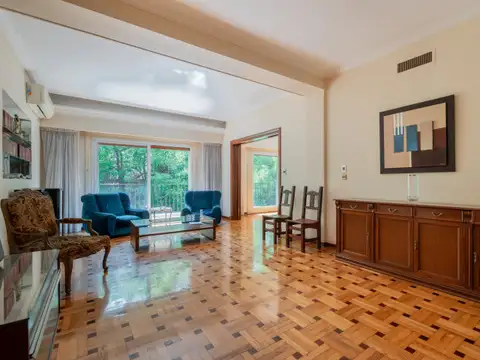 Departamento piso de 4 ambientes mas dependencia